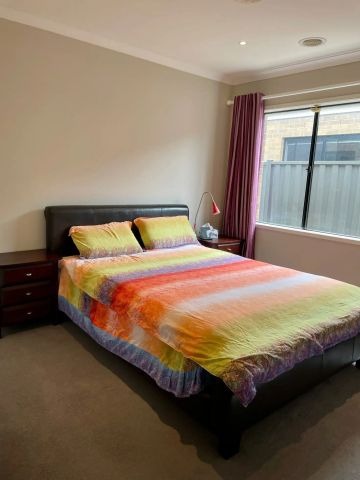 “A Hop & A Skip Away From Tarneit Shopping Centre!” - Photo 4