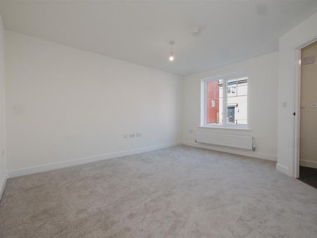 3 bedroom semi-detached house to rent - Photo 4