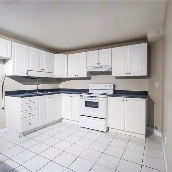 For Lease - 132 Udvari Crescent Unit# 1, Kitchener, Ontario - Photo 1