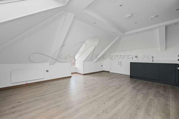 Ac Court, Thames Ditton, KT7 - Photo 1