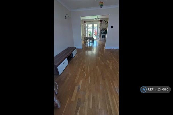 3 bedroom detached house to rent - Photo 1