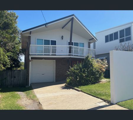 8 Windsor Avenue, Moffat Beach, Qld 4551 - Photo 2