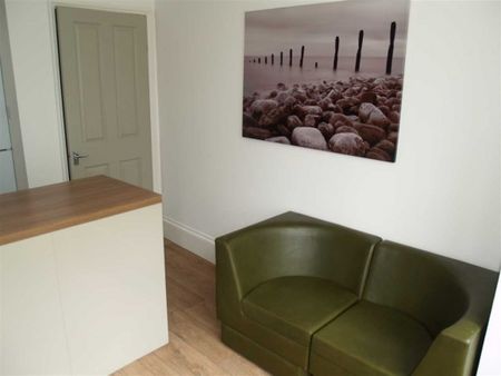 5 Bed - Houndiscombe Road, Plymouth - Photo 3