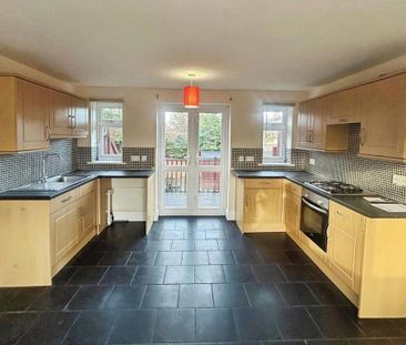 3 bedroom end of terrace house to rent - Photo 4