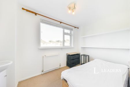 4 bedroom house to rent Hyde Avenue, EN6 - Photo 5