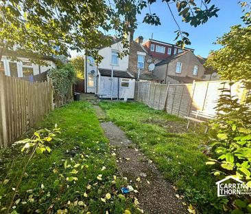 3 bedroom end of terrace house to rent - Photo 4