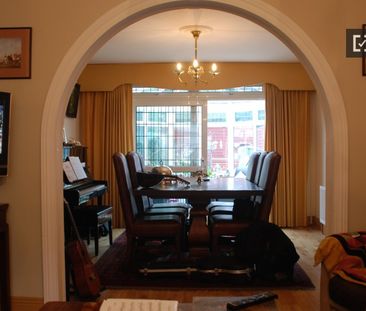 Decorated room in shared apartment in Killiney, Dublin - Photo 6