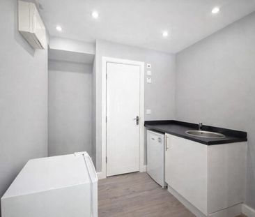 Halsway, Hayes UB3, London - Photo 4