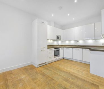 2 bedroom mews to rent - Photo 6