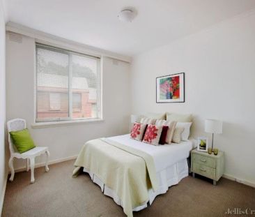 2 Bed, 1 Bath - Photo 3