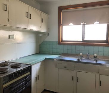 Family Home in Excellent Location! - Photo 3