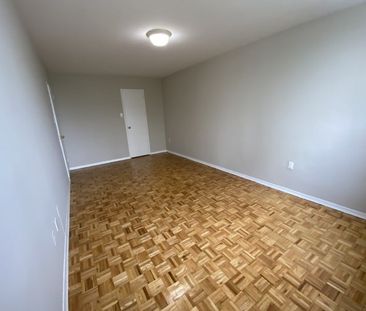 Jane Oak Apartments - Photo 2