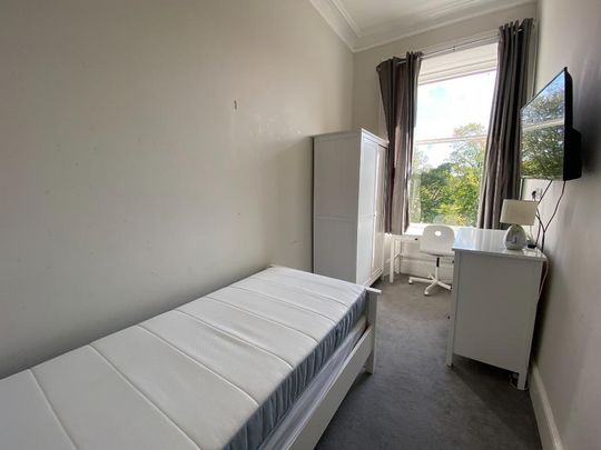 5 bedroom flat to rent - Photo 1