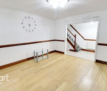 3 bedroom terraced house to rent - Photo 3