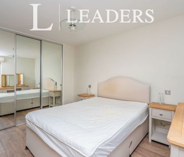 2 bedroom apartment to rent Brecon House, The Canalside, Portsmouth... - Photo 3