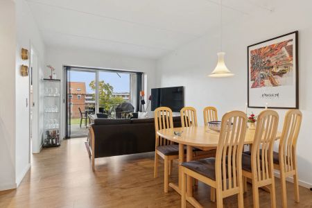 Moderne lejlighed med altan i Nørresundby - Photo 2