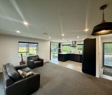 Spacious Living in Welbourn - Photo 3