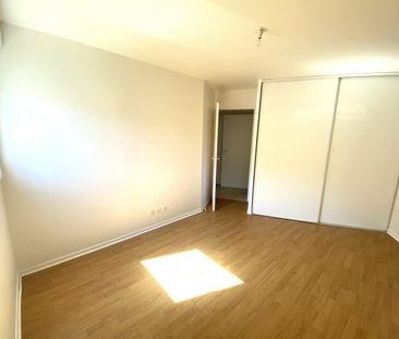 Location Appartement 3 pièces 63m² - Photo 4