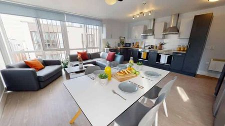 Silver En Suite - Photo 5