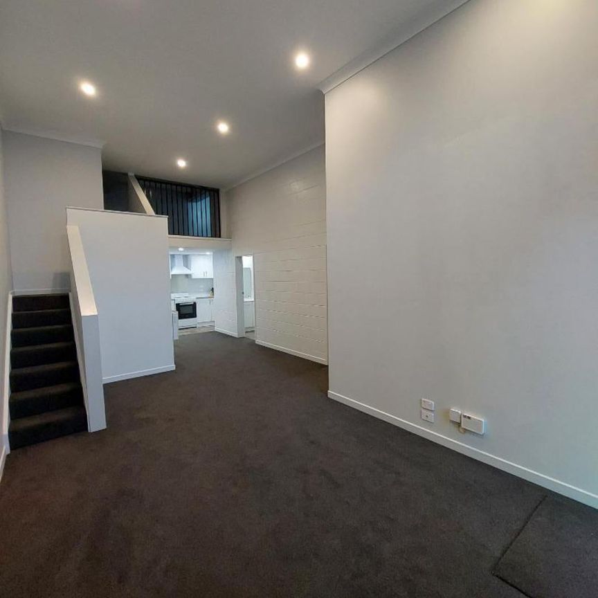 Central Two Bedroom Studio Apartment - Photo 1