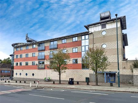 2 bedroom apartment to rent Commodore Court, 1 Bar Lane, Nottingham, NG8 - Photo 3