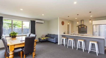 Spacious and private family home! - Photo 5