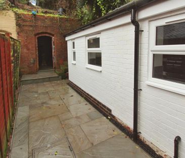 4 bedroom terraced house to rent - Photo 5