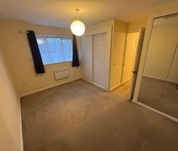 Barnum Court, Swindon - Photo 1