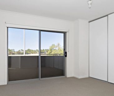 Three Bedroom Townhouse in Sought After Seaford Meadows - Photo 4