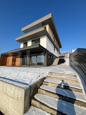 Casă individuală, nouă, modernă, 270 mp utili + 860 mp t - Fotografie 2