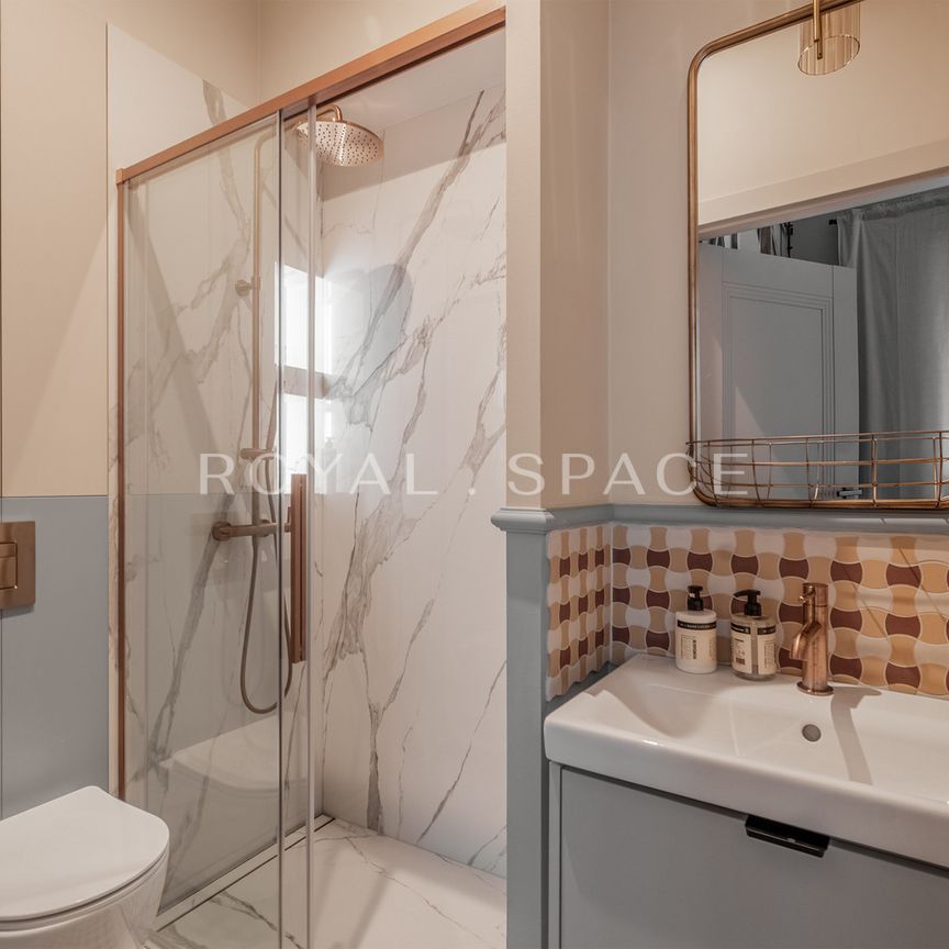 Elegancki Loft w Zabytkowej Kamienicy - Photo 1