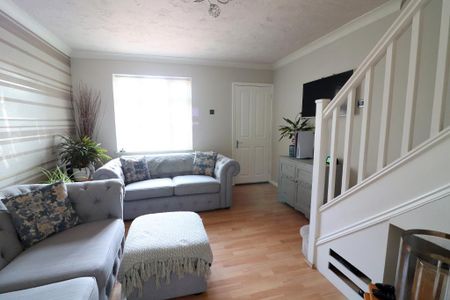 2 bedroom terraced house to rent - Photo 2