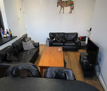 Wrangthorn Terrace, Hyde Park, LS6 1HH, Leeds - Photo 5