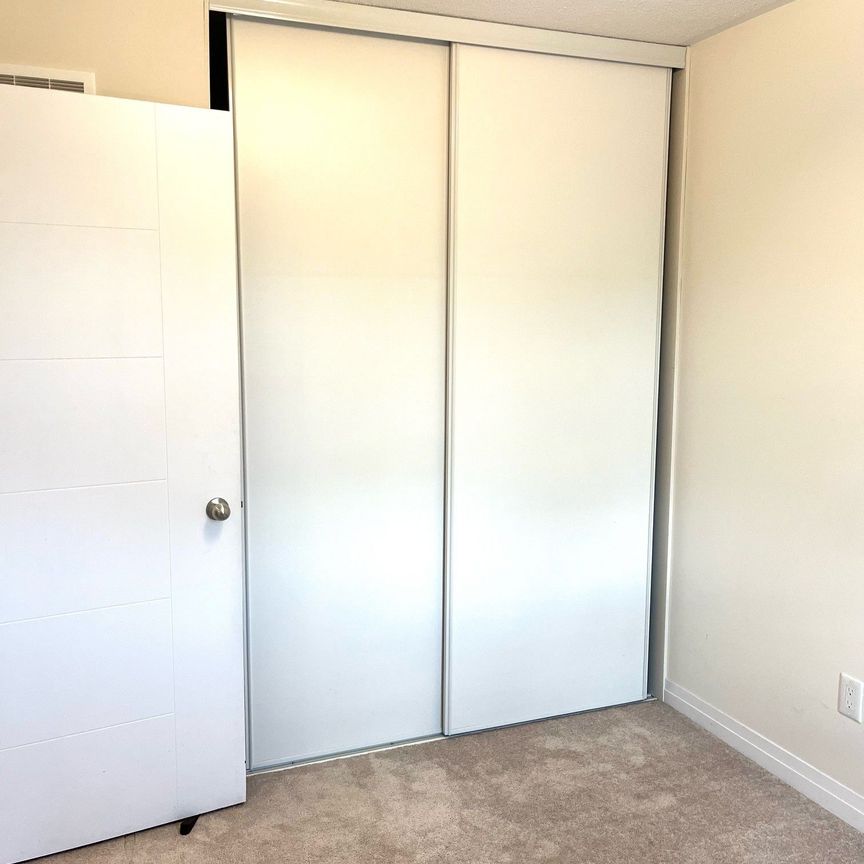 For Lease - 8 Bedford Estates Crescent, Barrie, Ontario - Photo 1