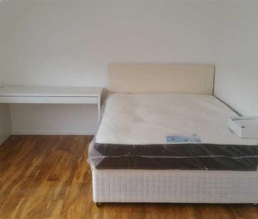 6 bedroom semi-detached house to rent - Photo 4