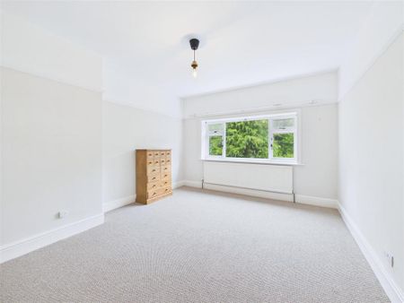 5 bedroom semi-detached house to rent - Photo 2