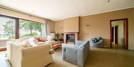 Woning te huur in Mont-Saint-Aubert voor € 1.800 met 5 slaapkamers - Photo 2