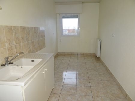 Location Appartement 3 pièces 71m² ORLEANS 45000 - Photo 4