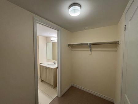 For Lease - 1B Clintwood Gate, Toronto, Ontario - Photo 2