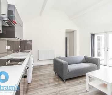 2 bed Apartment for Rent - Photo 2