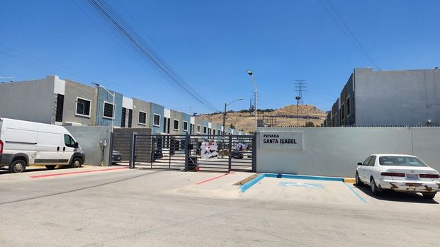 Se renta casa de 2 recámaras semi amueblada en Privada Santa Isabel, Tijuana - Photo 1