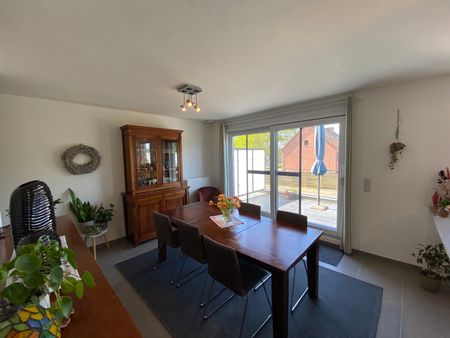 Zeer mooi appartement met 3 slaapkamers, ruim terras en centrale ligging - Foto 2