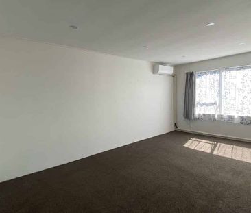 Charming 2BR Home in Normandale! - Photo 2