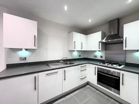 3 bedroom semi-detached house to rent - Photo 1