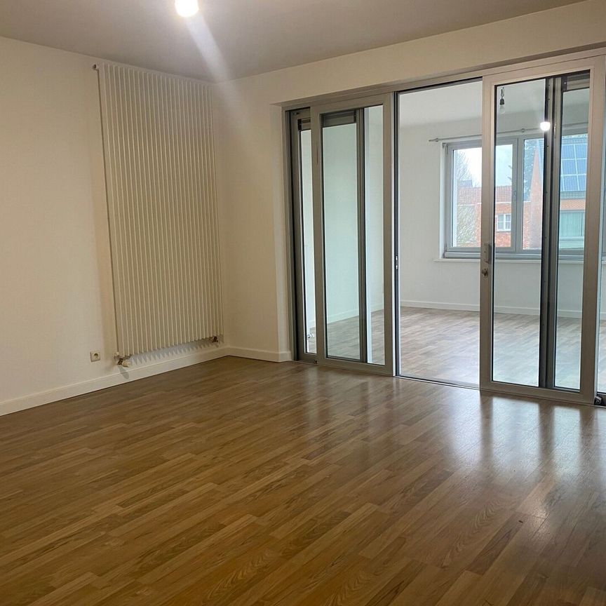 Recent vernieuwd triplex appartement met 2 slaapkamers - Photo 1