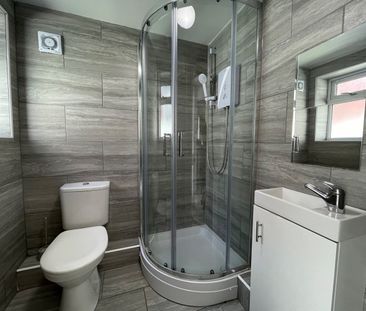 Studio Flat, St. Mary Street, SO14 - Photo 3
