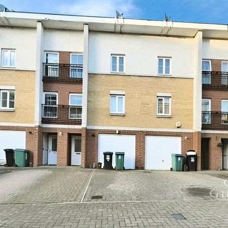 1 bedroom in a house share to rent - Photo 4