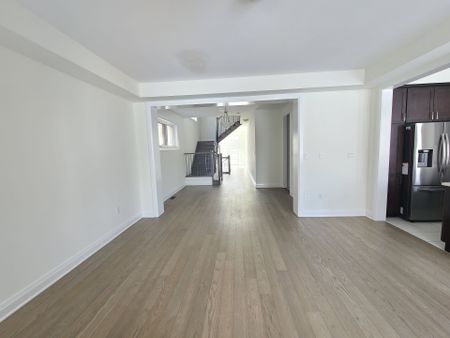 For Lease - 3246 Chimney Swift Crescent, Pickering, Ontario - Photo 2