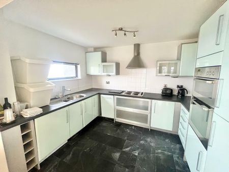 2 bedroom apartment to rent - Photo 3
