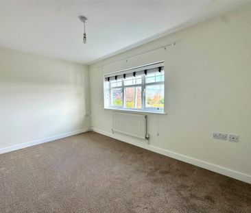 2 bedroom end of terrace house to rent - Photo 1